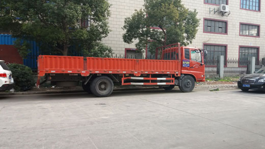 偉博物流貨運(yùn)卡車